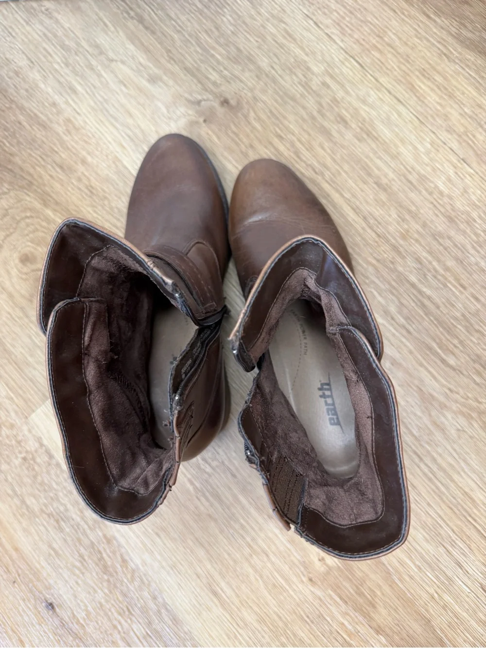 Earth Drumlin Woman’s Brown Leather Zip Ankle Boots size 8 buckle comfort